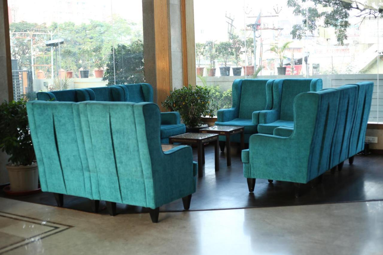 V 7 Hotel Chennai Extérieur photo