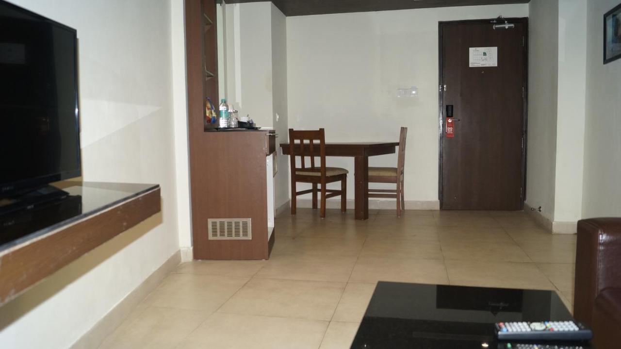 V 7 Hotel Chennai Extérieur photo