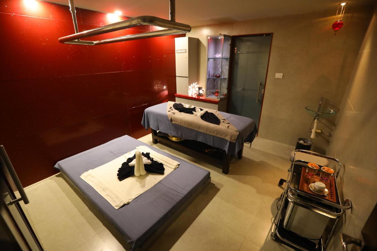V 7 Hotel Chennai Extérieur photo
